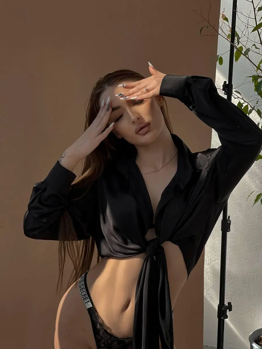 Adel escort in Paris
