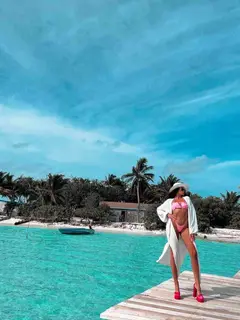 Adel escort in Paris