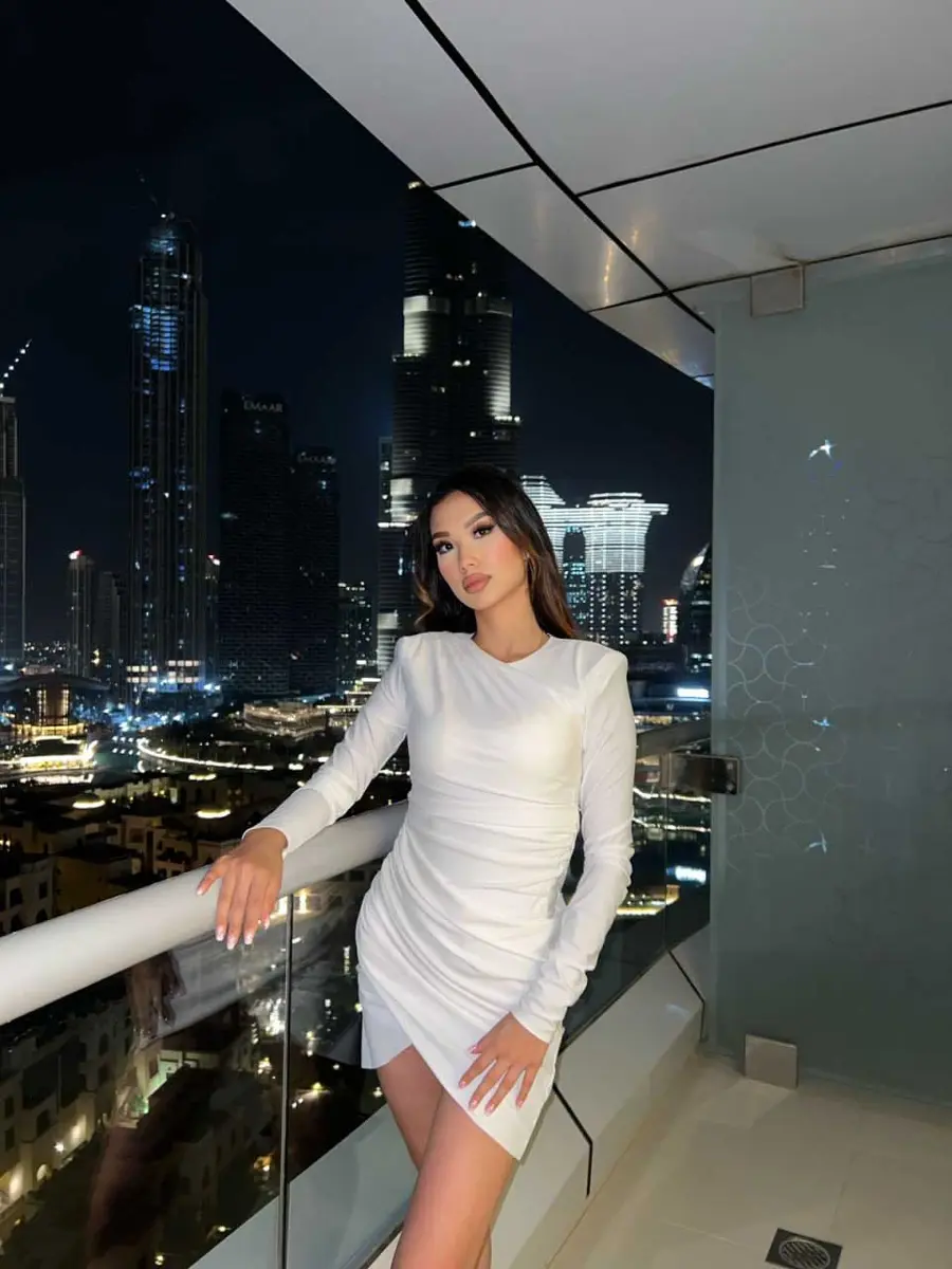 Adele escort in Paris