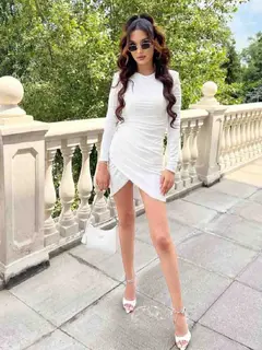 Adele escort in Paris