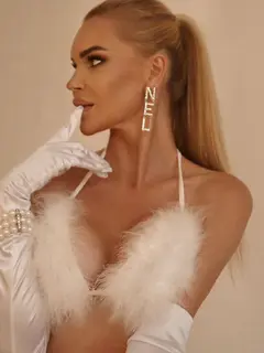 Agata escort in Paris