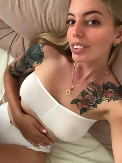 Aleksa escort in Paris