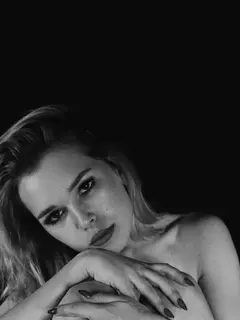 Alice escort in Paris