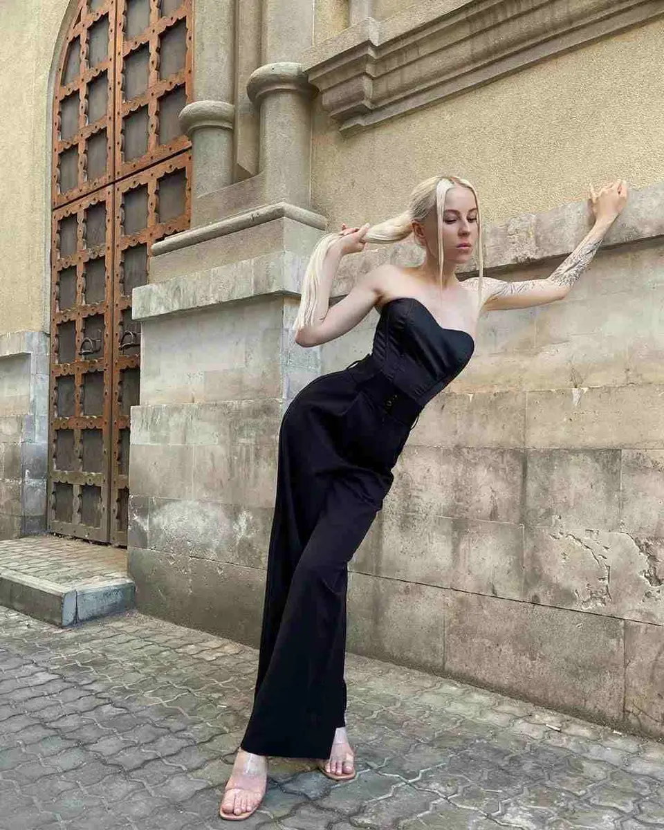 Alina escort in Paris