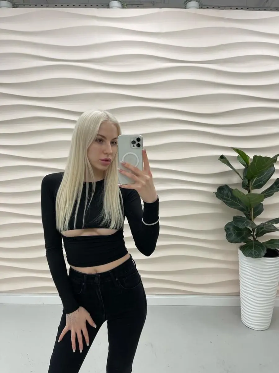 Alina escort in Paris