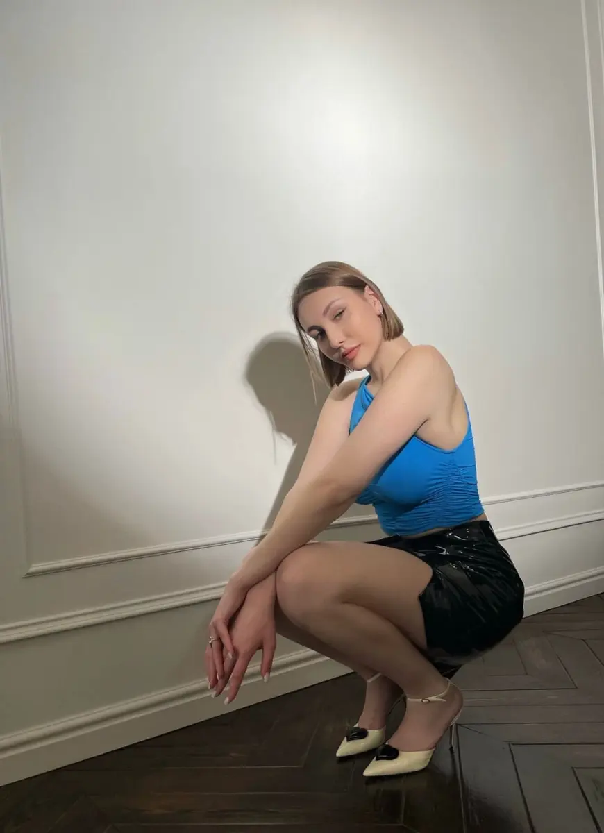 Alisa escort in Paris