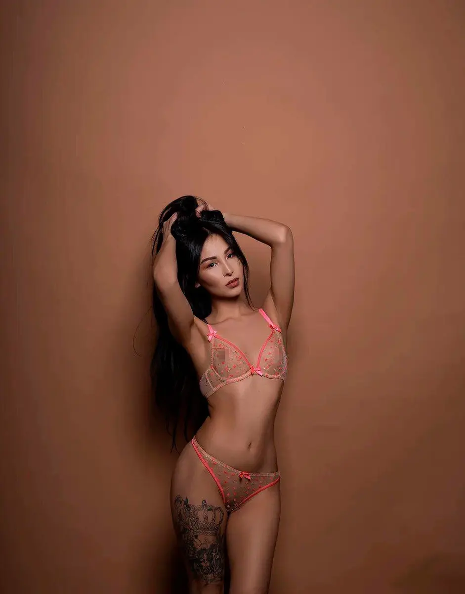 Alsu escort in Paris