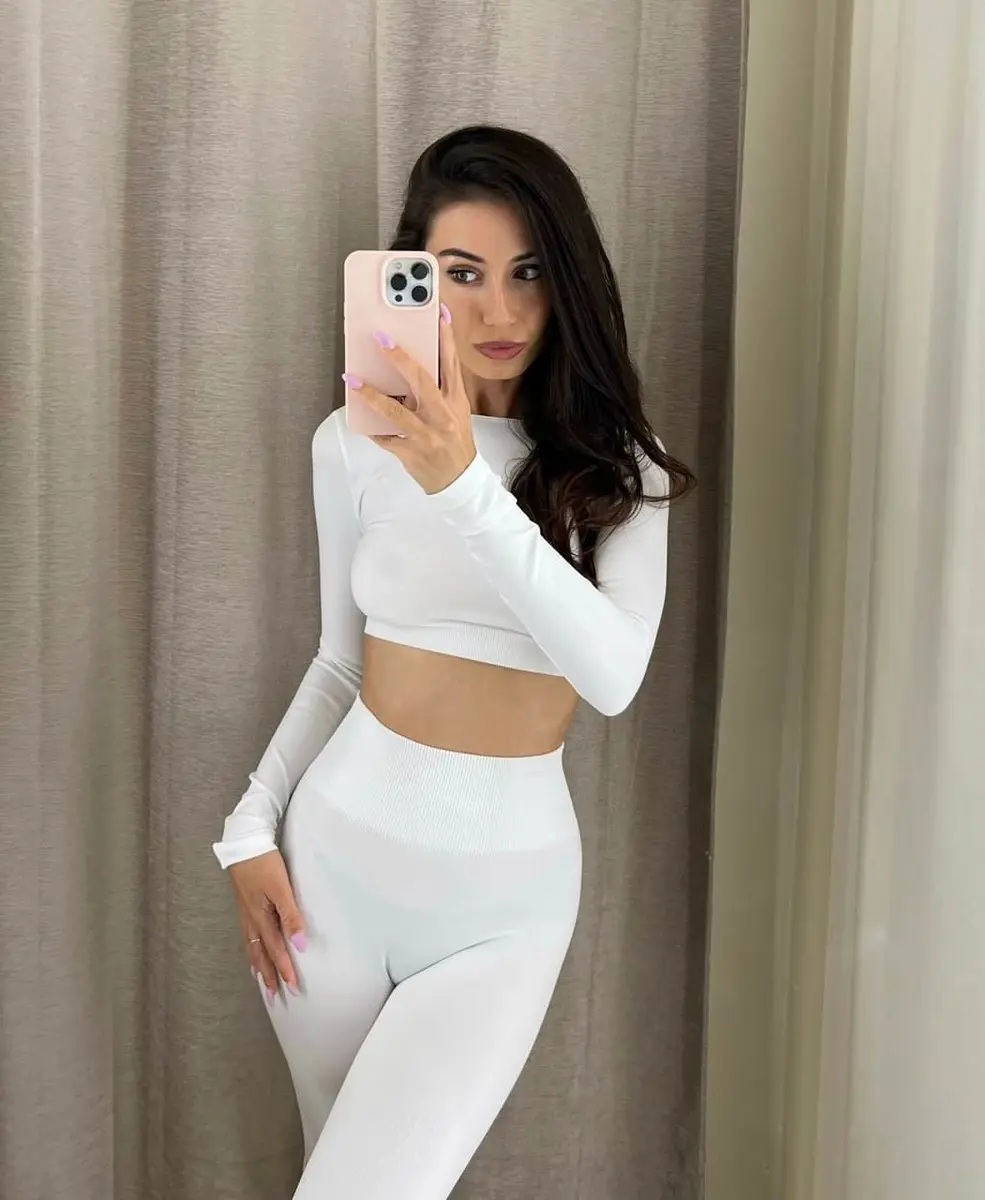 Anastasia escort in Paris