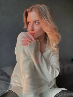 Anna escort in Paris