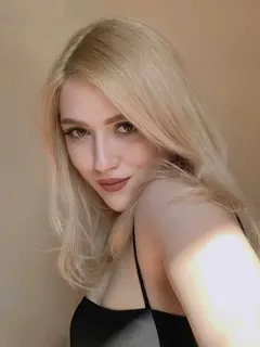 Anna escort in Paris