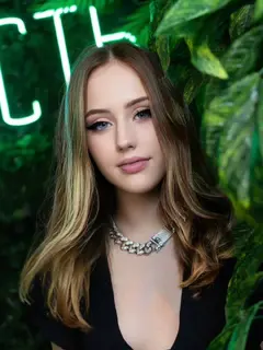 Annabella escort in Paris