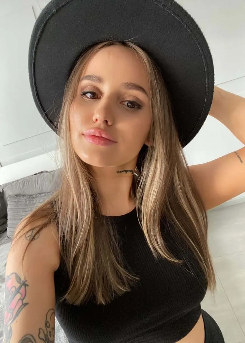 Asya escort in Paris