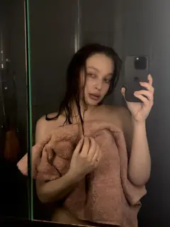 Bella escort in Paris