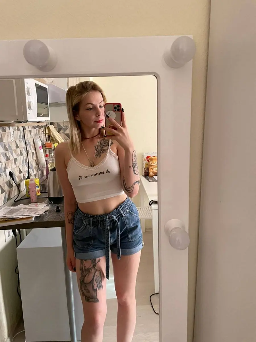 Berta escort in Paris