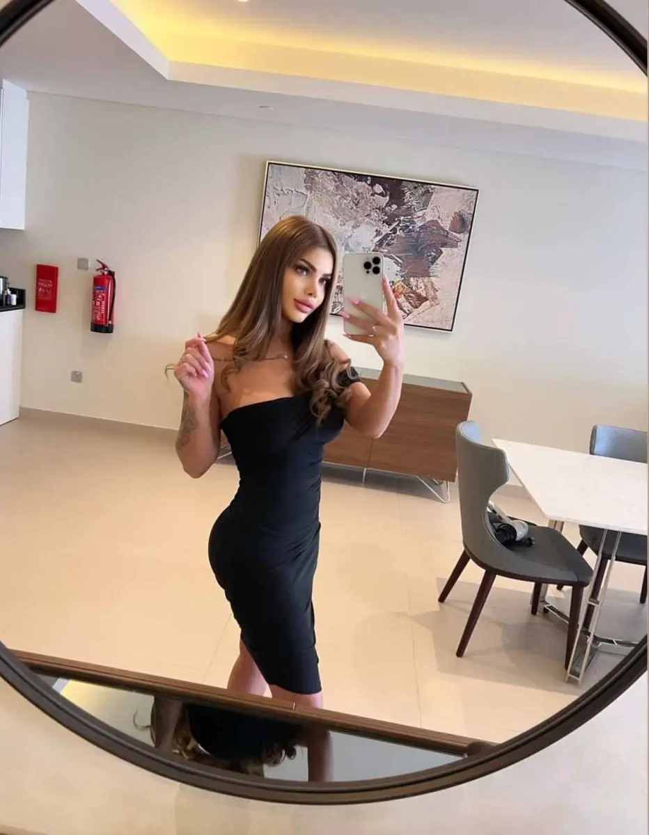 Bloom escort in Paris