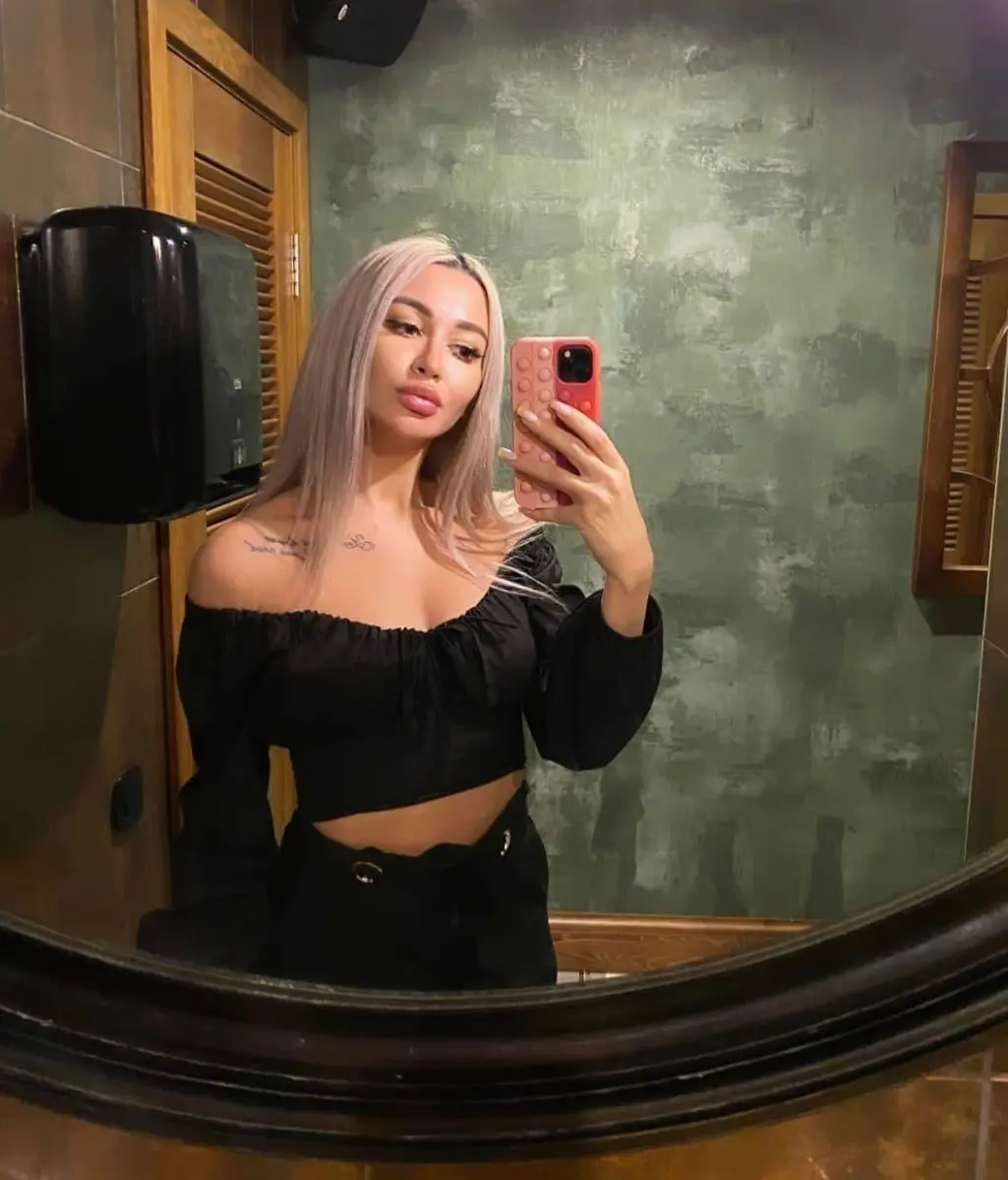 Carolina escort in Paris