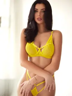 Charlie escort in Paris