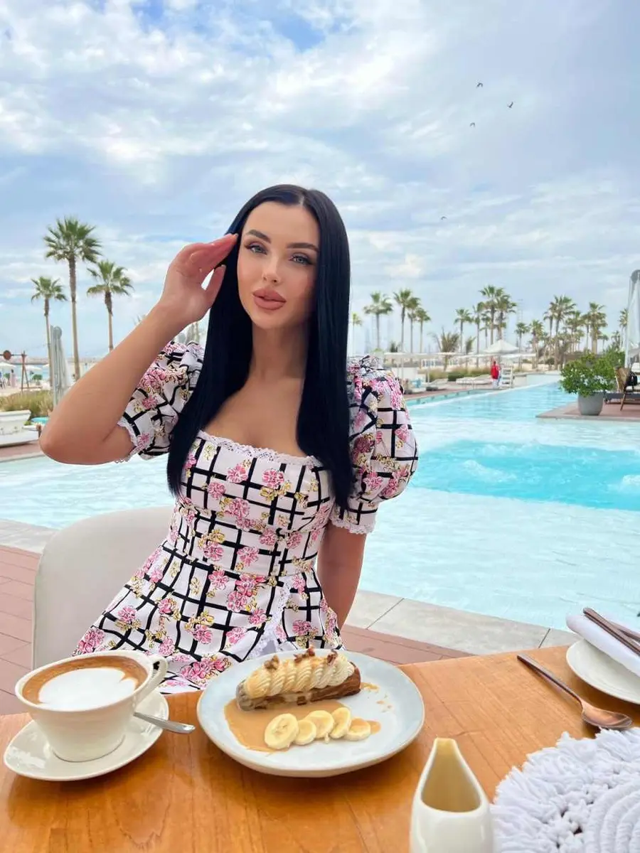 Charlie escort in Paris