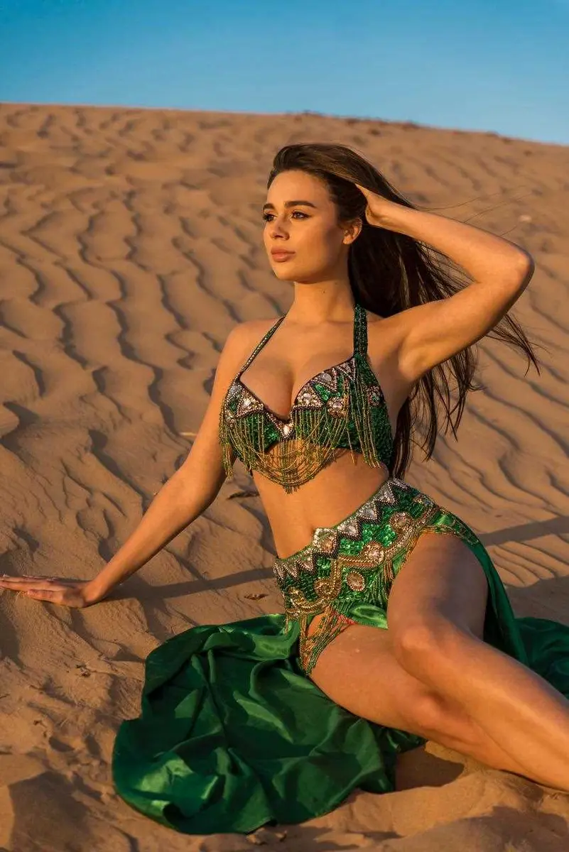 Christina escort in Paris
