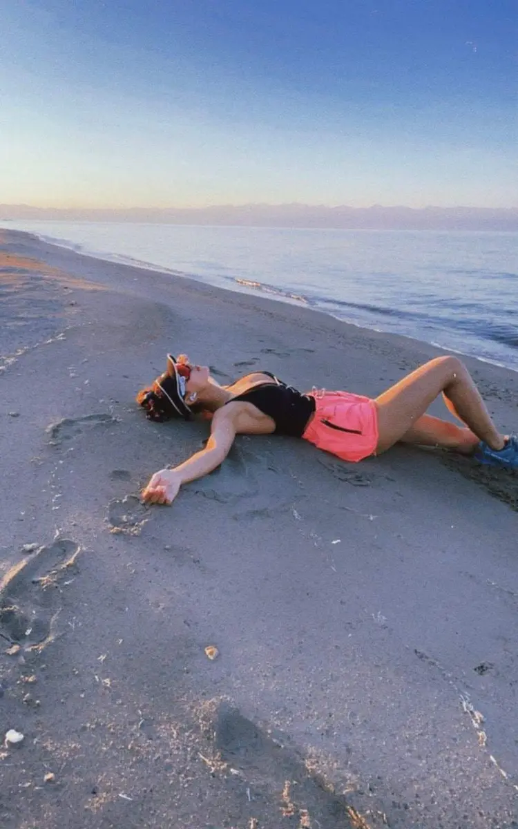 Emma escort in Paris