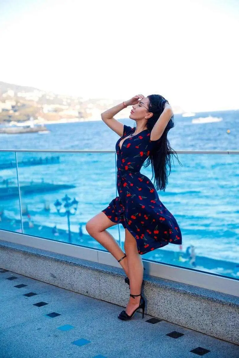 Eva escort in Paris