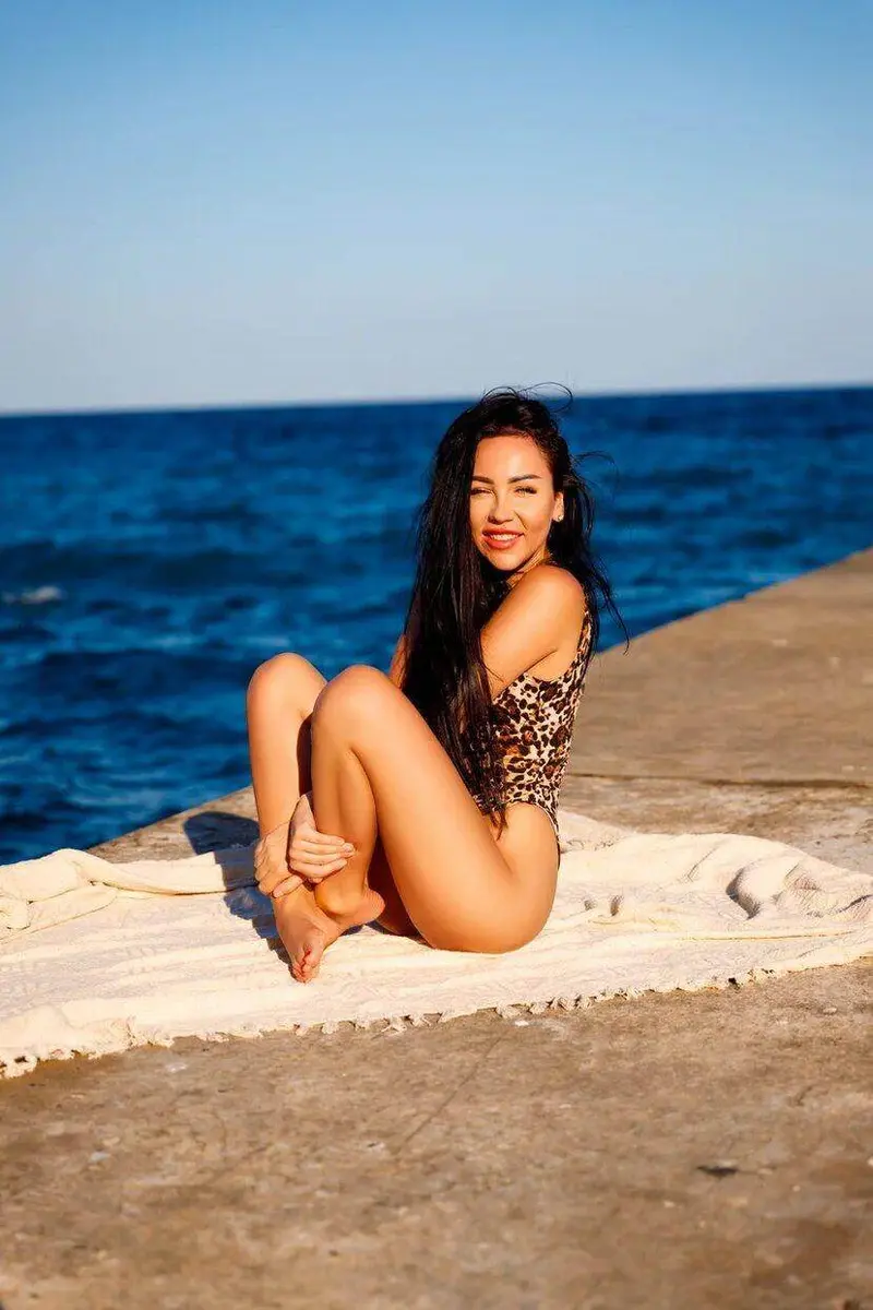 Eva escort in Paris