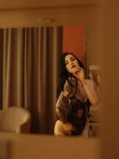 Eva escort in Paris