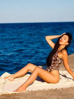 Eva escort in Paris