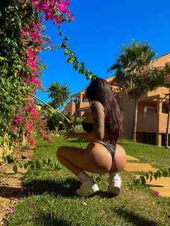 Jenni escort in Paris