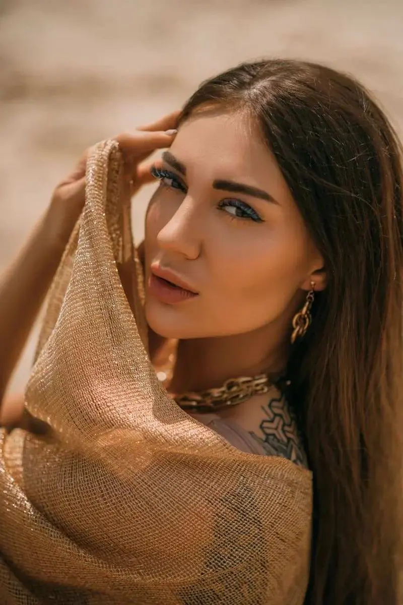 Korneliya escort in Paris