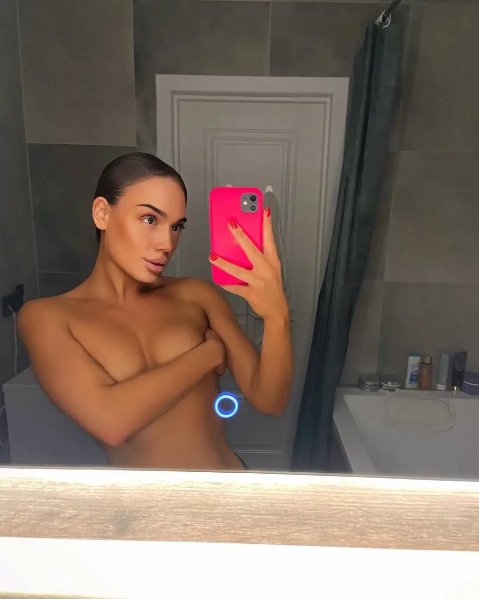 Lukeriya escort in Paris