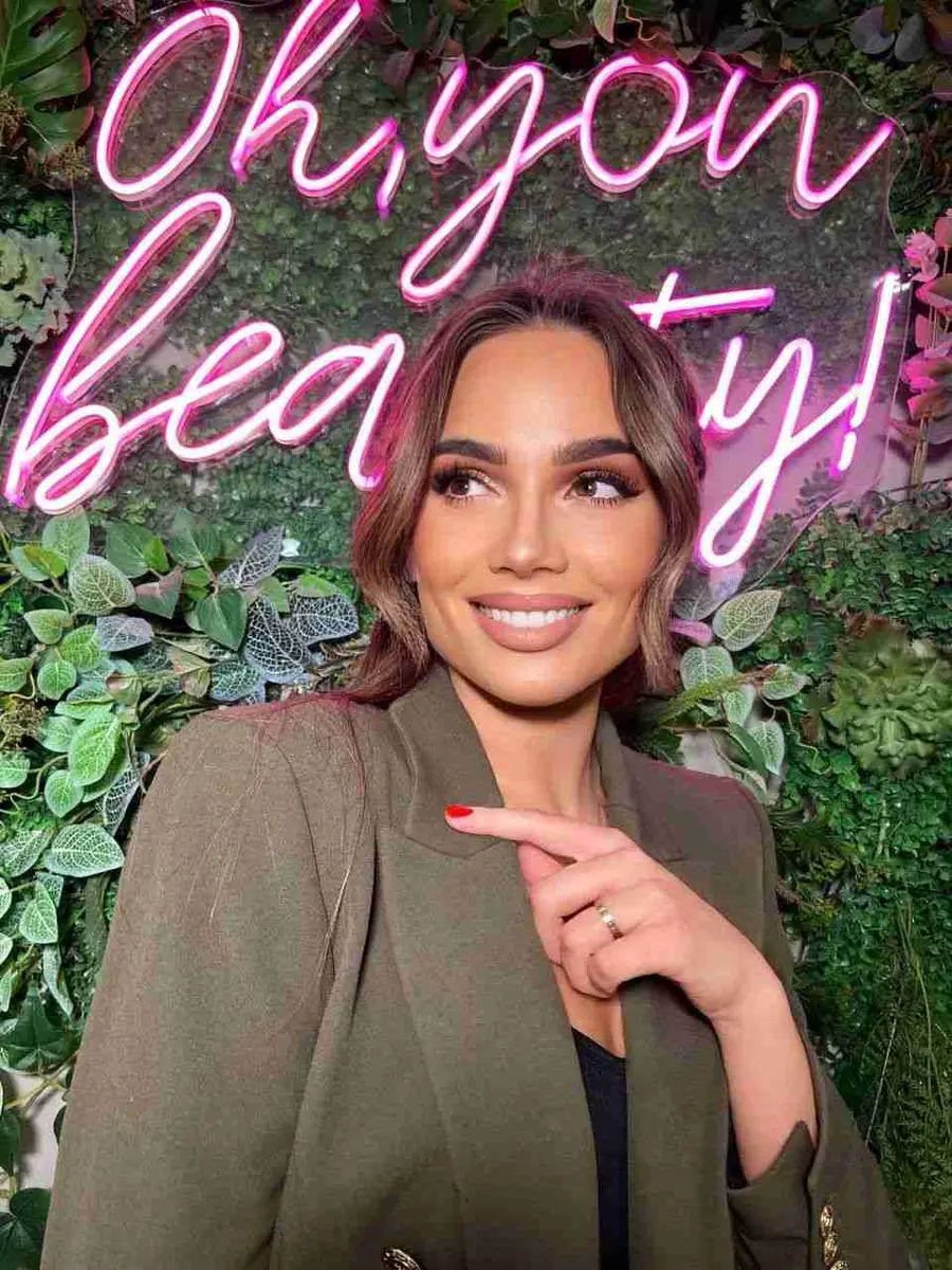 Lukeriya escort in Paris