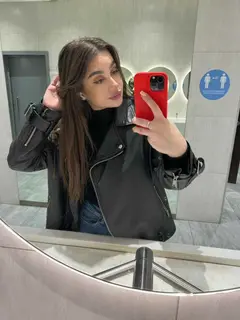 Mika escort in Paris