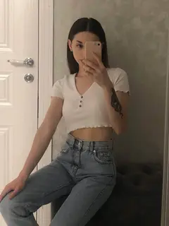 Miki escort in Paris