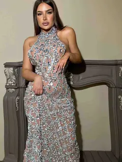 Mira escort in Paris