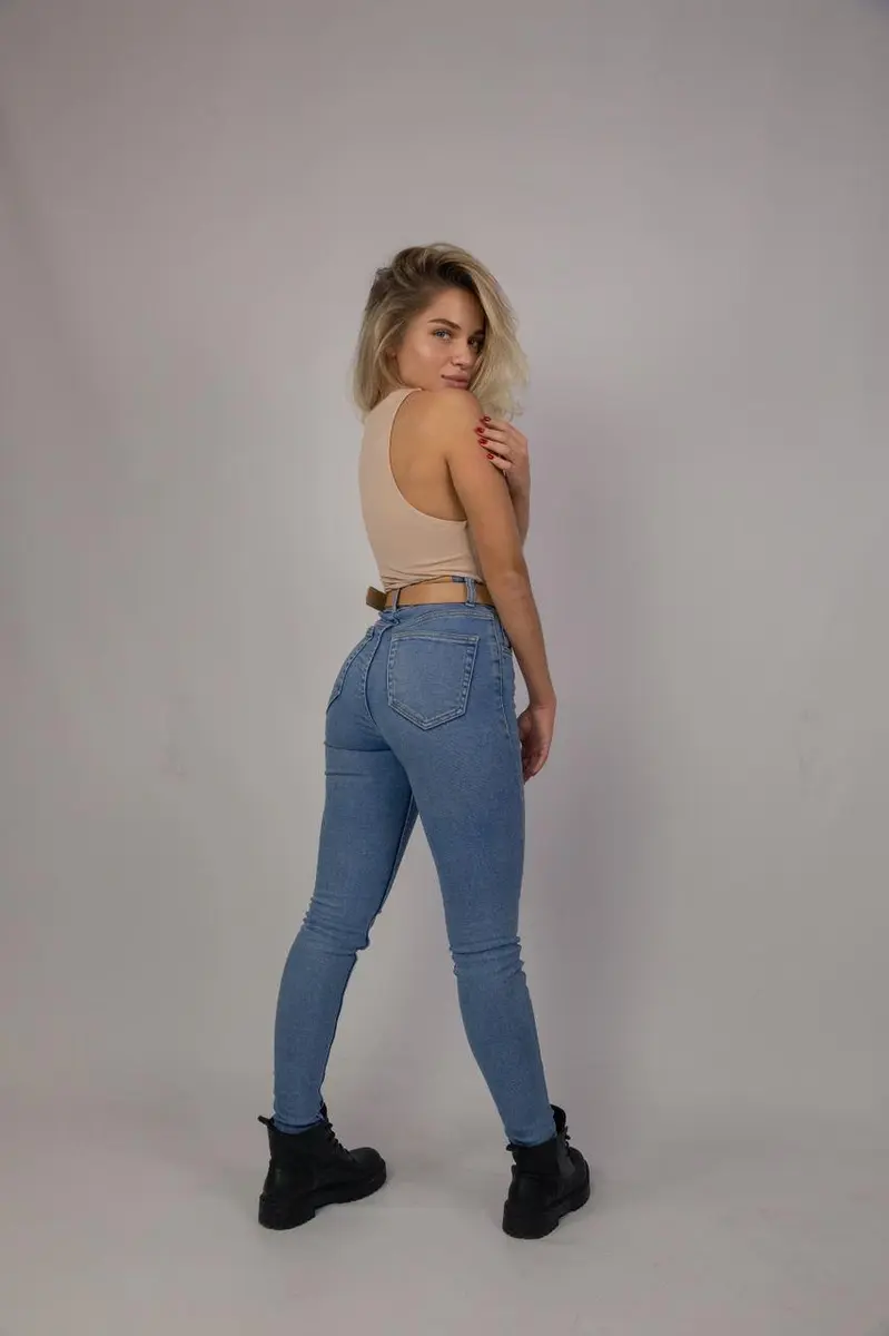Olivia escort in Paris