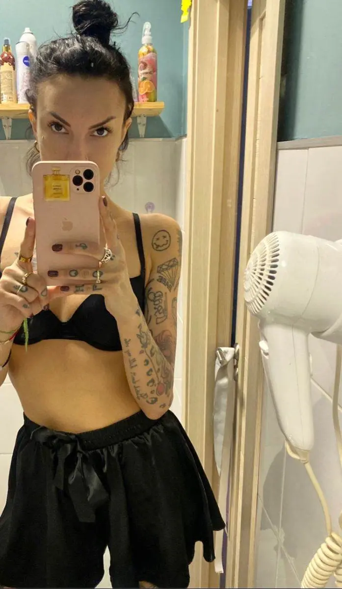 Risha escort in Paris