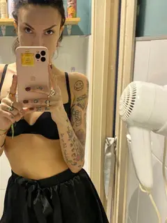 Risha escort in Paris