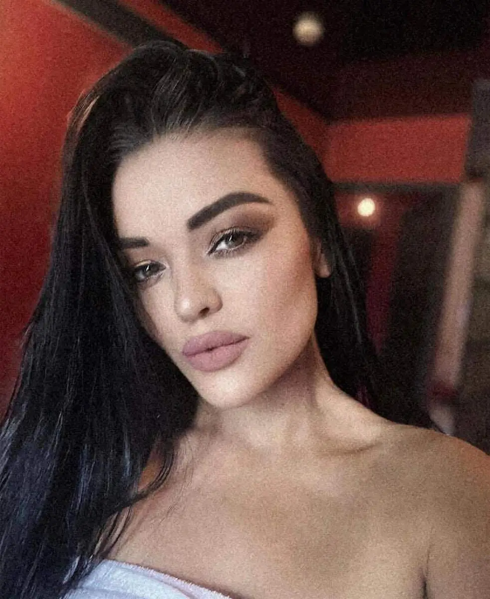 Sima escort in Paris